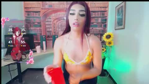 Snapshot of emeli_roushot chatting on 10.07.25 Emeli online show from 10.07.25