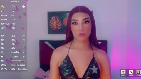 Snapshot of emeli_roushot chatting on 02.12.26 Emeli online show from 02.12.26