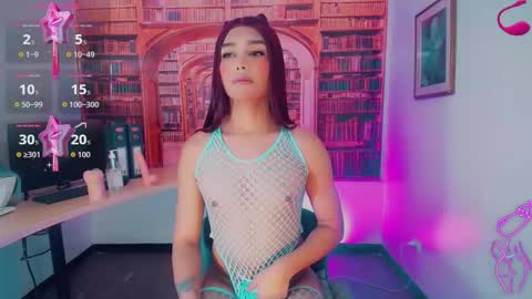 Snapshot of emeli_roushot chatting on 03.03.26 Emeli online show from 03.03.26