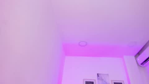 Snapshot of emelie_89 chatting on 01.06.25 emelie_89 online show from 01.06.25