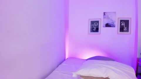 Snapshot of emelie_89 chatting on 01.07.25 emelie_89 online show from 01.07.25