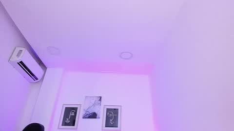 Snapshot of emelie_89 chatting on 01.23.25 emelie_89 online show from 01.23.25