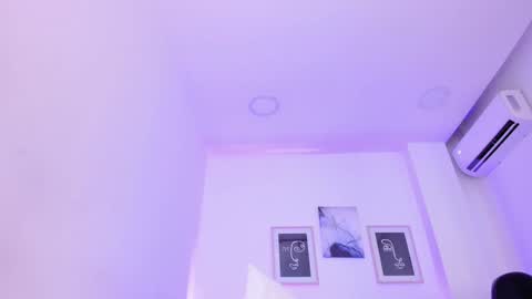 Snapshot of emelie_89 chatting on 01.31.25 emelie_89 online show from 01.31.25