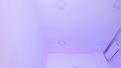 Snapshot of emelie_89 chatting on 03.03.25 emelie_89 online show from 03.03.25