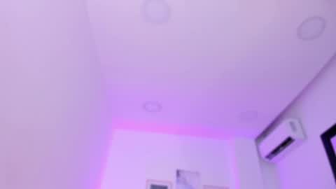 Snapshot of emelie_89 chatting on 03.06.25 emelie_89 online show from 03.06.25