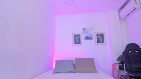 Snapshot of emelie_89 chatting on 03.10.25 emelie_89 online show from 03.10.25