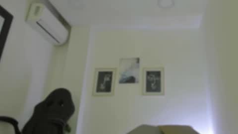 Snapshot of emelie_89 chatting on 10.01.25 emelie_89 online show from 10.01.25