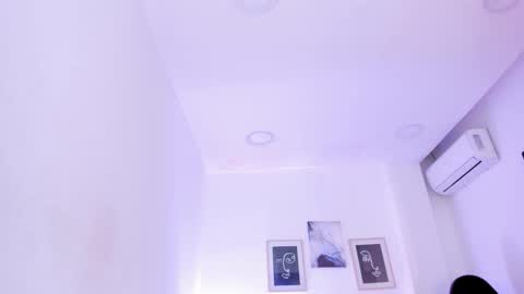 Snapshot of emelie_89 chatting on 10.09.25 emelie_89 online show from 10.09.25