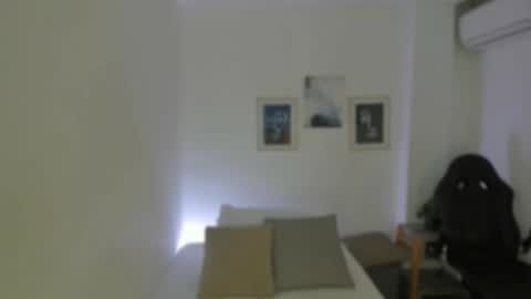 Snapshot of emelie_89 chatting on 10.22.25 emelie_89 online show from 10.22.25