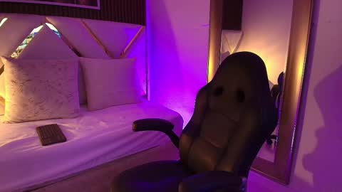 Emily  online show from 01.16.26