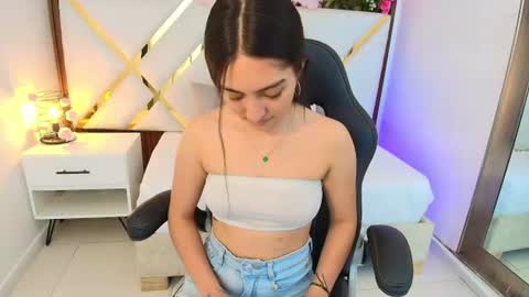 Snapshot of emelie_ch_ chatting on 07.30.26 Emily online show from 07.30.26