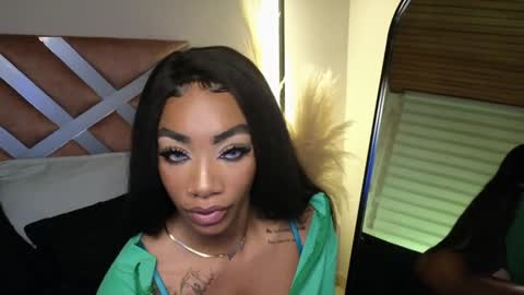 anyelii  online show from 01.25.25