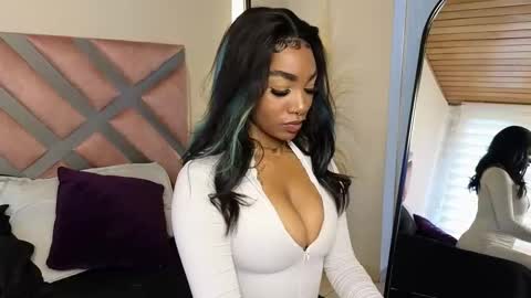 anyelii  online show from 03.10.25