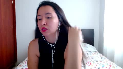 Snapshot of emely_sexx chatting on 10.08.25 emely_sexx online show from 10.08.25