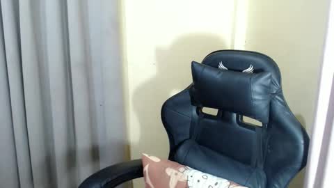 Snapshot of emelyn_fuckdoll chatting on 10.17.25 Scarlett online show from 10.17.25