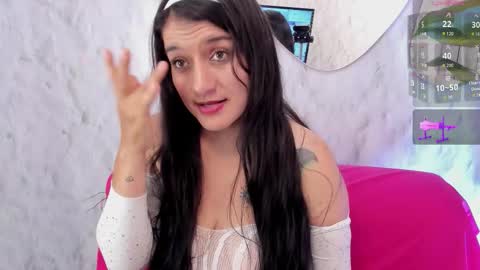 Snapshot of emelyross_ chatting on 11.13.25 emely ross online show from 11.13.25