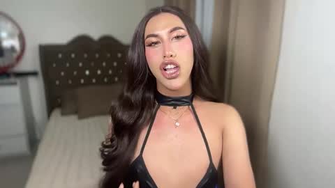 Snapshot of emelywest chatting on 03.03.26 EMELY online show from 03.03.26