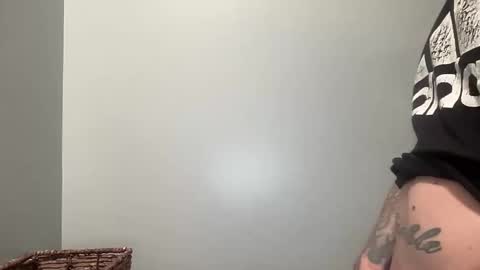 Snapshot of emerald1machete chatting on 11.17.25 MelodyMichael online show from 11.17.25