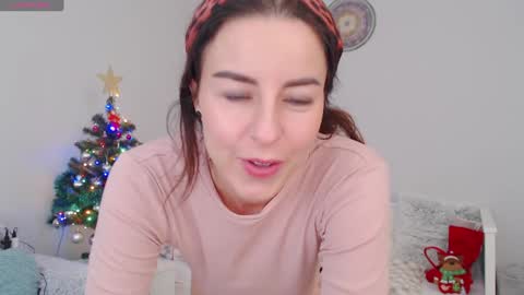 Snapshot of emerald_kittycat chatting on 01.17.25 just me online show from 01.17.25