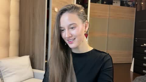 emi__ly online show from 12.02.25