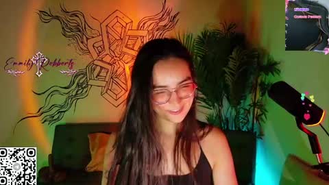Snapshot of emi_roberts chatting on 05.22.26 Emmily Roberts online show from 05.22.26