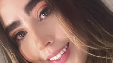 Snapshot of emi_royse chatting on 02.10.26 emi_royse online show from 02.10.26