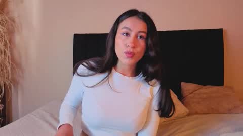 Emilia Gomez online show from 10.09.25