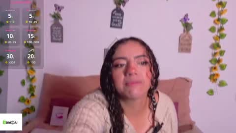 Snapshot of emiily_curly chatting on 06.06.26 Emily online show from 06.06.26