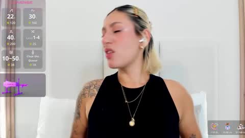 Snapshot of emiily_roberts1 chatting on 02.02.26 EMILY ROBERTS online show from 02.02.26