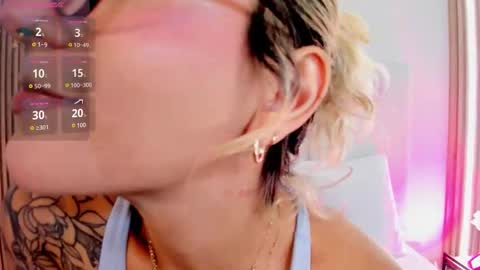 Snapshot of emiily_roberts1 chatting on 02.19.26 EMILY ROBERTS online show from 02.19.26