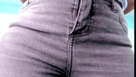 Snapshot of emiily_smile chatting on 01.27.25 Emily online show from 01.27.25