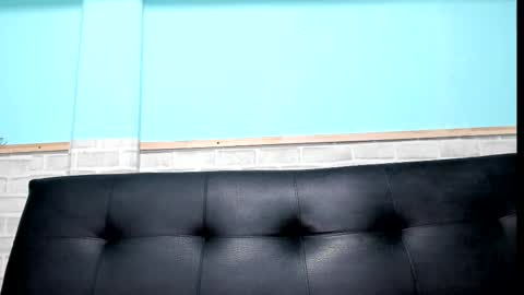 Snapshot of emiily_smile chatting on 02.13.25 Emily online show from 02.13.25