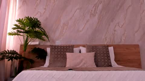 Emily online show from 11.24.25