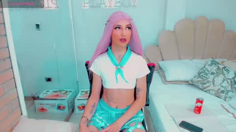 EmillySaenz online show from 12.10.24