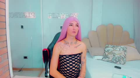 EmillySaenz online show from 01.28.25
