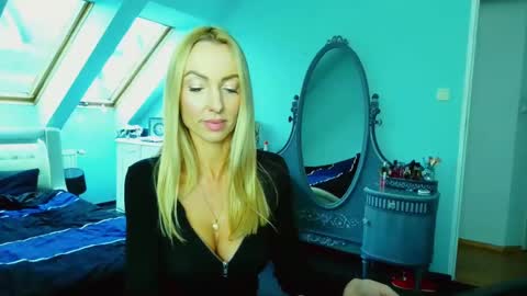 Emila online show from 01.23.25