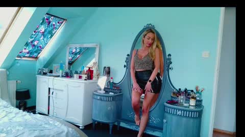 Emila online show from 02.07.25