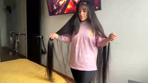 emilayton_ online show from 11.05.25