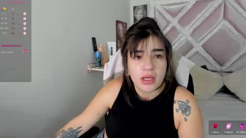 emilayton_ online show from 02.10.26