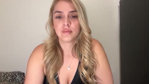 emilelovesyou online show from 11.11.25