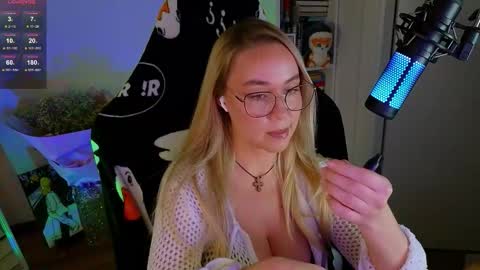 Emili online show from 10.09.25