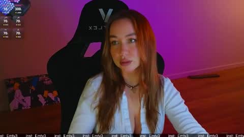 Snapshot of emili1_bc chatting on 05.23.26 Emili online show from 05.23.26