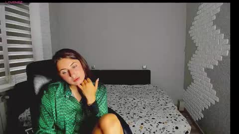 emili77777 online show from 09.15.25