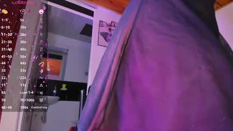 Emili clark  online show from 02.13.25