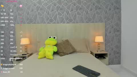 Emili Lenus online show from 02.22.25