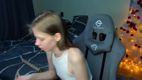 Snapshot of emili_sweet__ chatting on 12.26.24 emili_sweet__ online show from 12.26.24