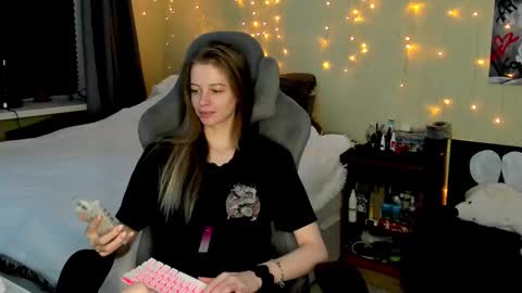 Snapshot of emili_sweet__ chatting on 03.10.25 emili_sweet__ online show from 03.10.25
