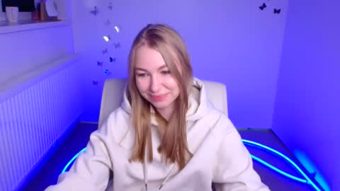 Snapshot of emilia_ilia chatting on 10.11.25 Emilia online show from 10.11.25