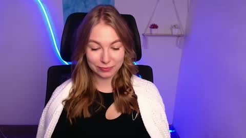 Snapshot of emilia_ilia chatting on 10.22.25 Emilia online show from 10.22.25