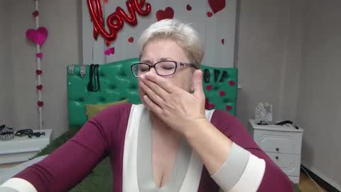 Snapshot of emiliagree chatting on 09.27.25 EmiliaGree online show from 09.27.25